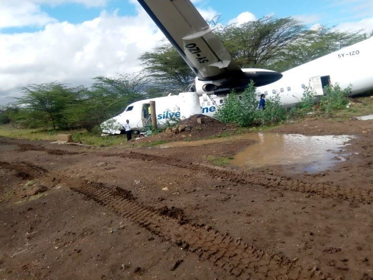 肯尼亚一架飞机起飞时冲出跑道
